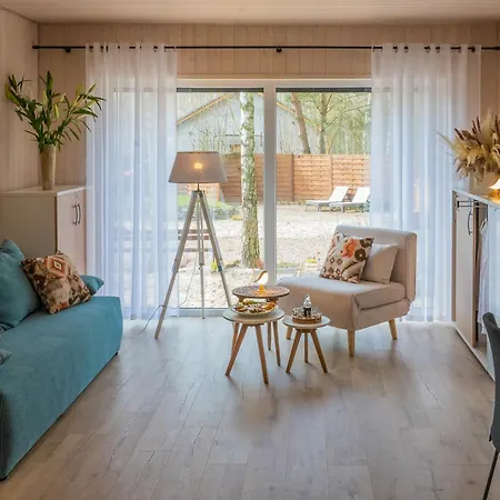 Nad Jeziorem Strykowskim *