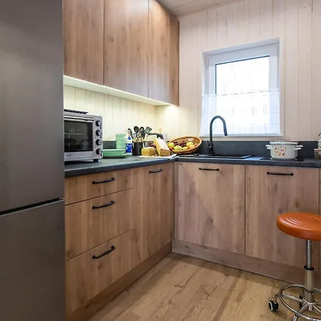 Nad Jeziorem Strykowskim Habitación en casa particular *