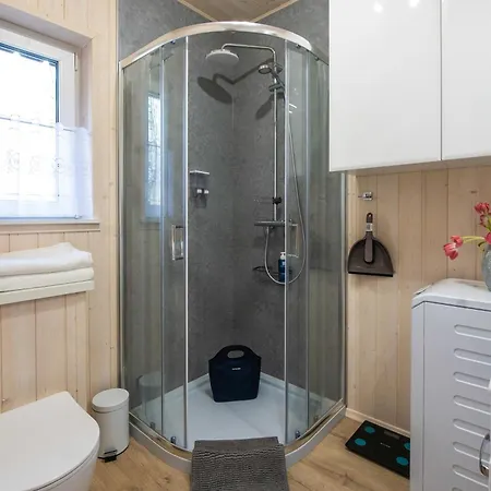 Nad Jeziorem Strykowskim Sapowice