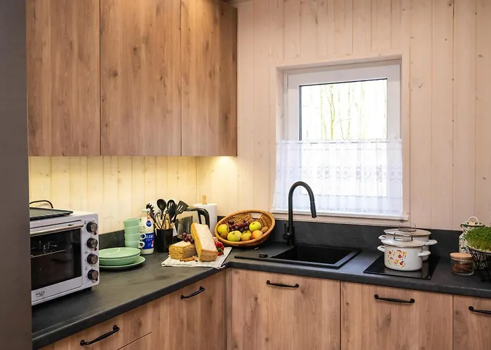 民宿 Nad Jeziorem Strykowskim *