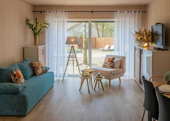 Nad Jeziorem Strykowskim *