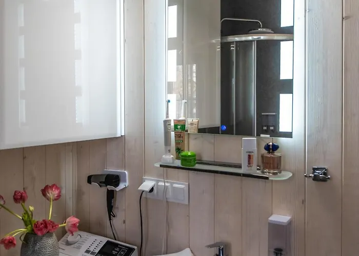 民宿 Nad Jeziorem Strykowskim *